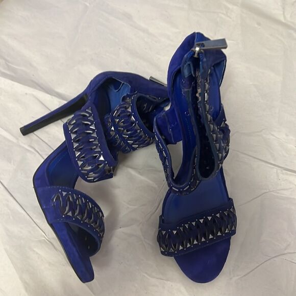 VINCE CAMUTO ROYAL BLUE SILVER HARDWARE OPEN‎ TOE SANDALS SIZE 9M - Picture 2 of 6